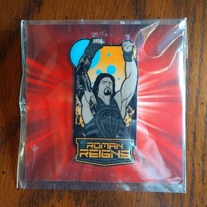 WWE SlamCrate Roman Reigns Pin